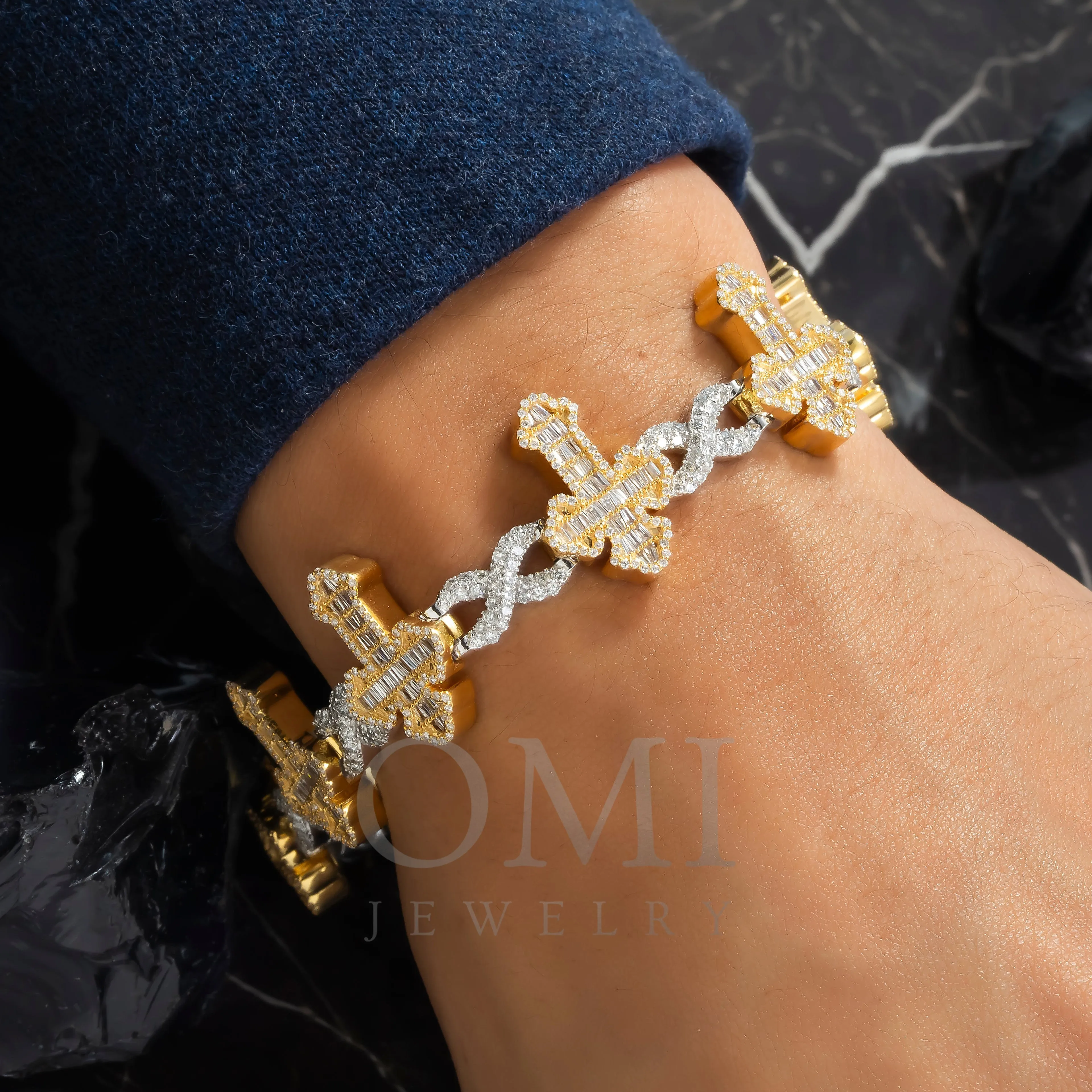 10K GOLD TWO TONE BAGUETTE AND ROUND DIAMONDS CROSS INFINITY CHAIN BRACELET 7.28 CT