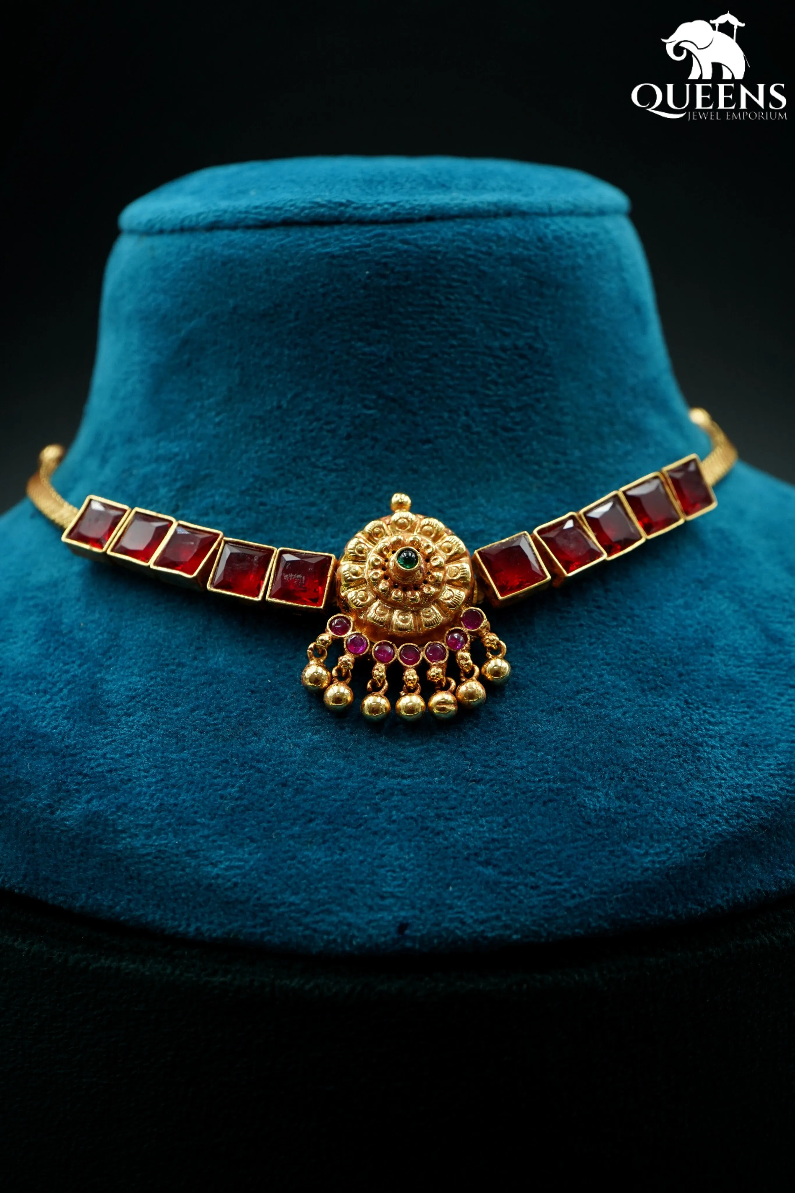 AADHAVI CHOKER - RED