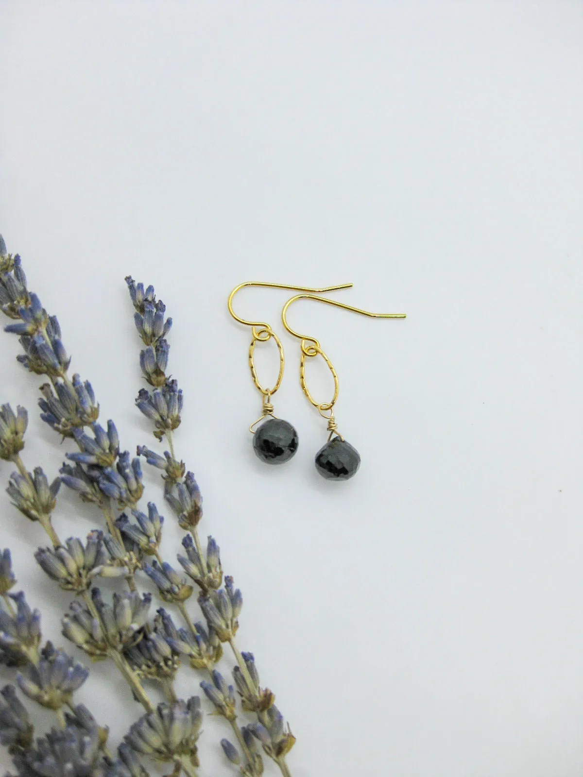 Chrysanthe: Black Spinel Earrings - e472