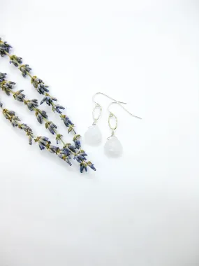 Chrysanthe: Moonstone Earrings - e671