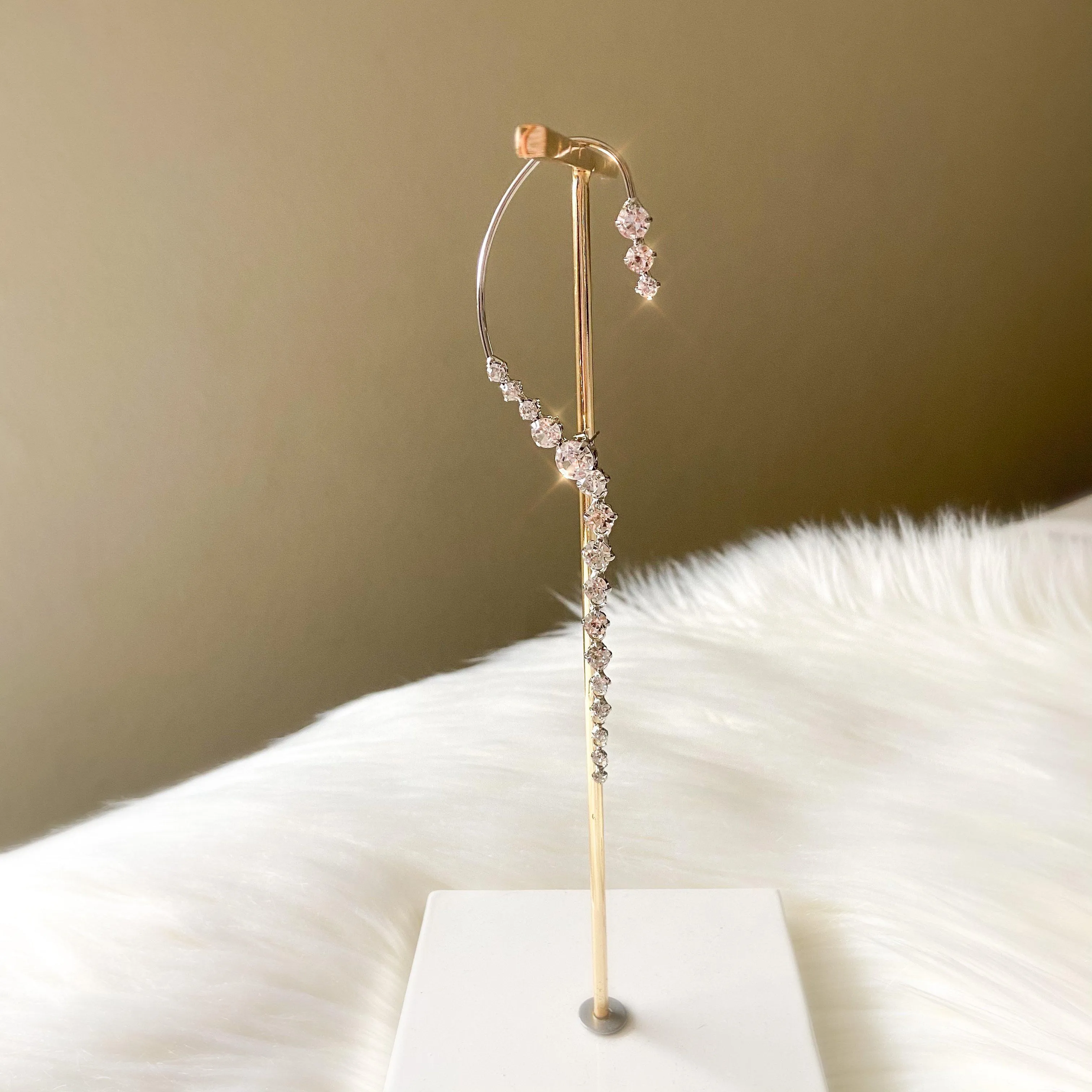 Crystal Cadence Ear Hook / Ear Cuff