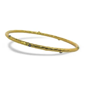 Optimized Title: Elegant Hammered Yellow Gold Bangle Bracelet