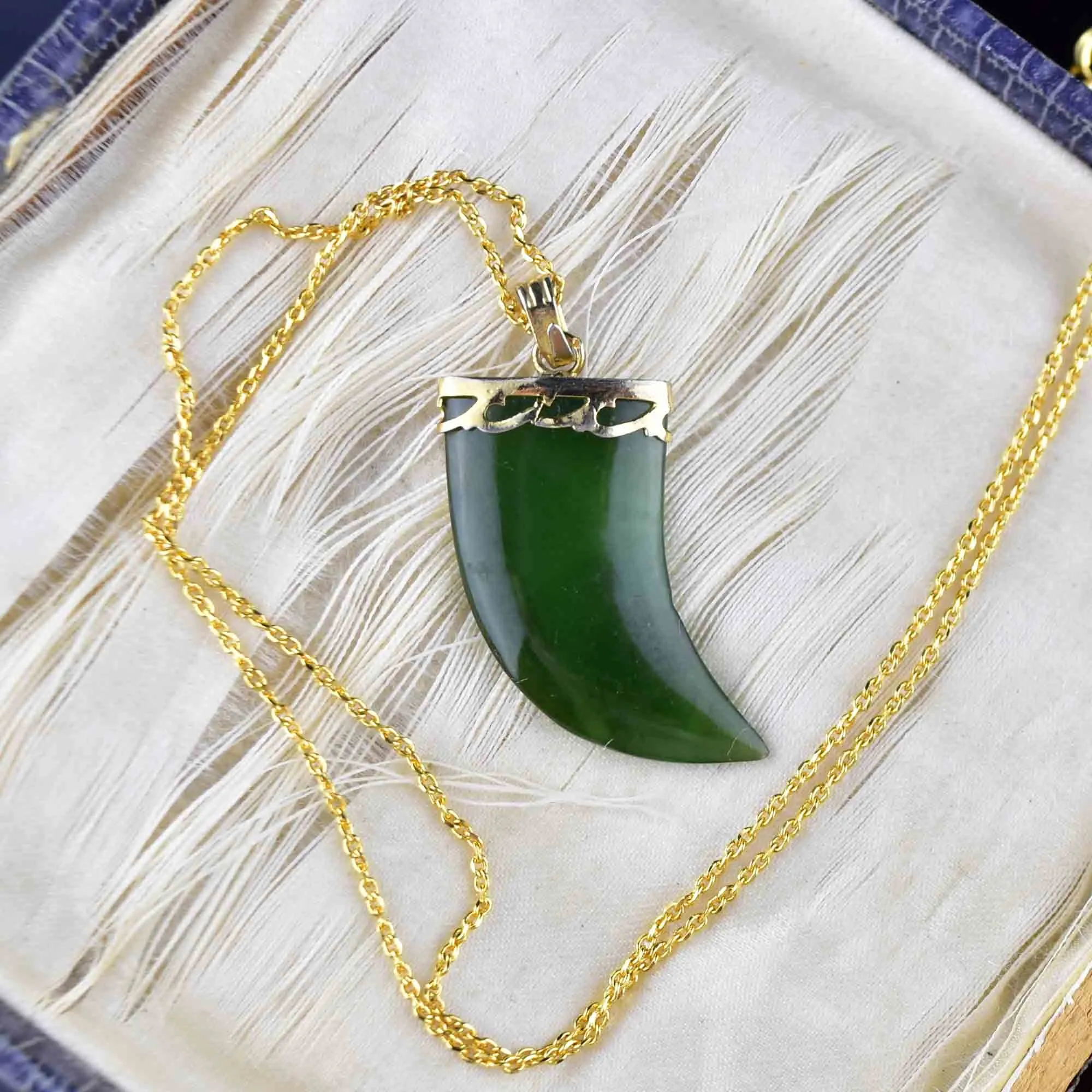 ON HOLD Vintage Gold Jade Claw Pendant Necklace