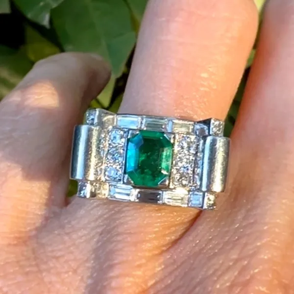 Retro Rubel Diamond & Emerald Ring