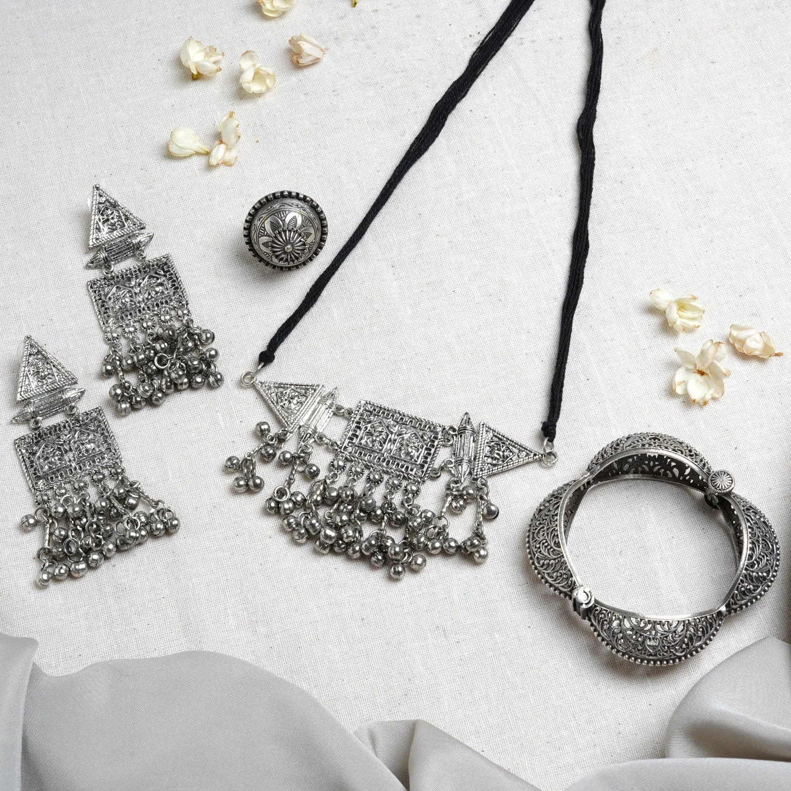 Teejh Kaashi Silver Oxidised Jewelry Gift Set