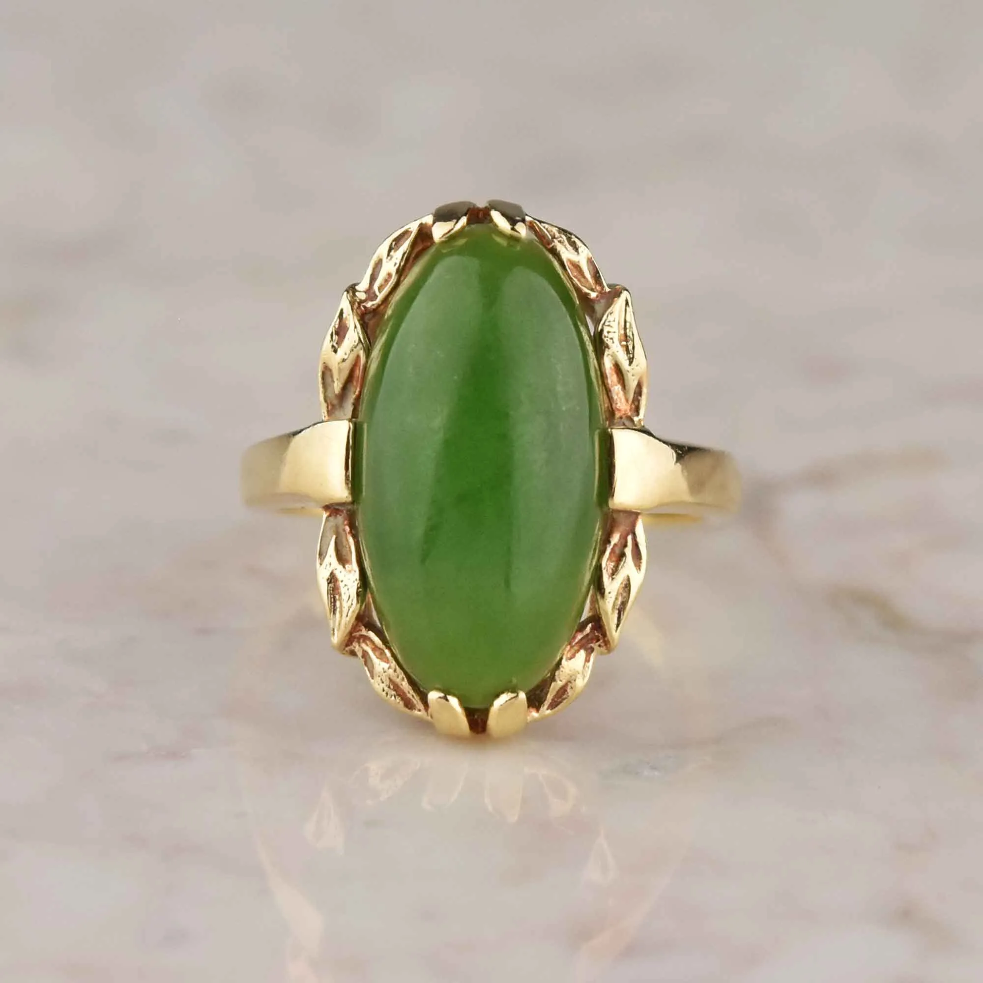 Exquisite Vintage 14K Gold Natural Jade Cabochon Ring for Elegant Style